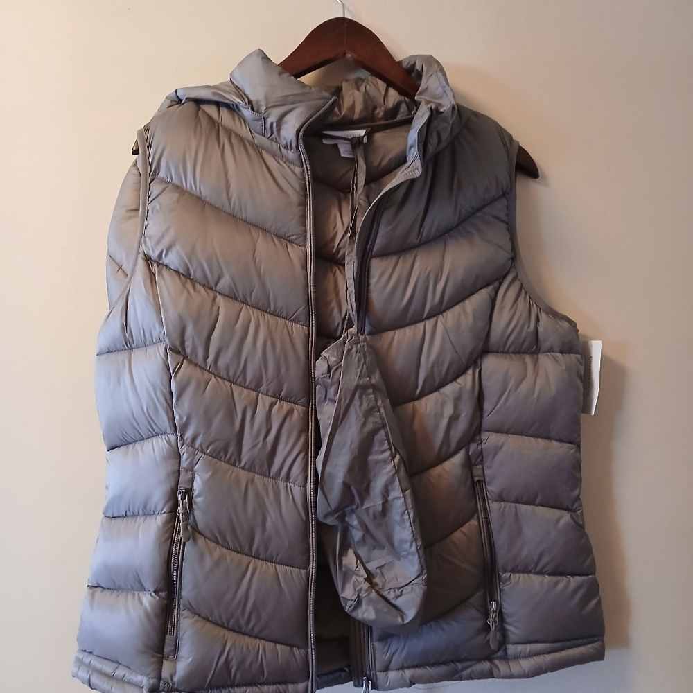 New Women's Packable Hooded Puffer Vest